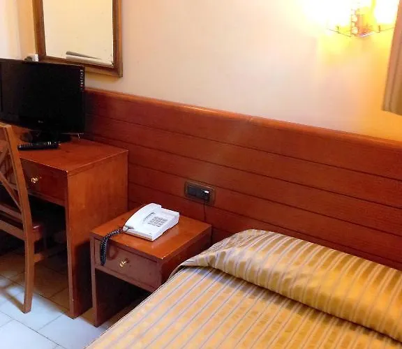 托莱达诺兰布拉酒店 巴塞罗那