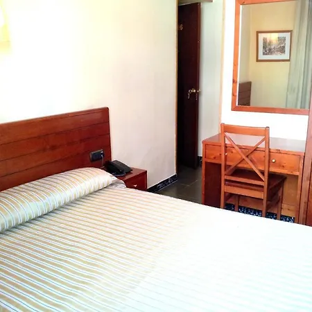 トレダノ ランブラス ホテル *